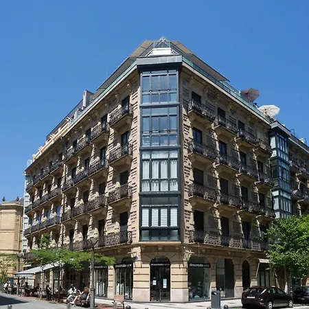 Chillida Larramendi - Iberorent Daire